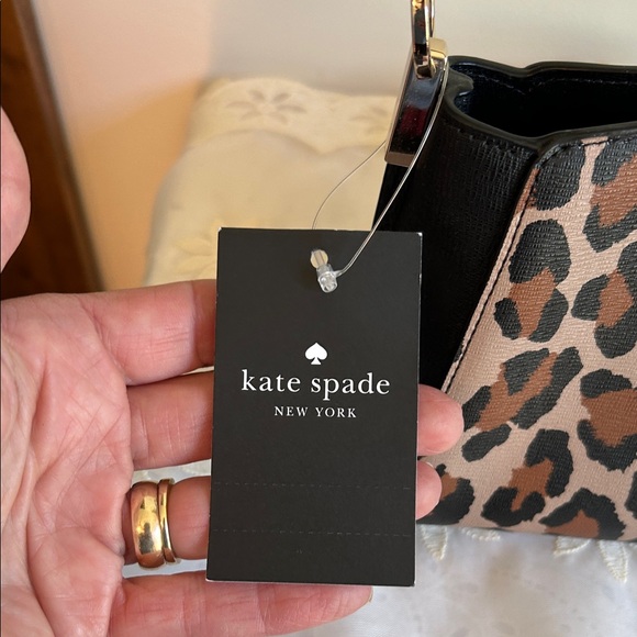 Kate Spade Leopard Print Shoulder Bag with Black Trim - Picture 3 of 12